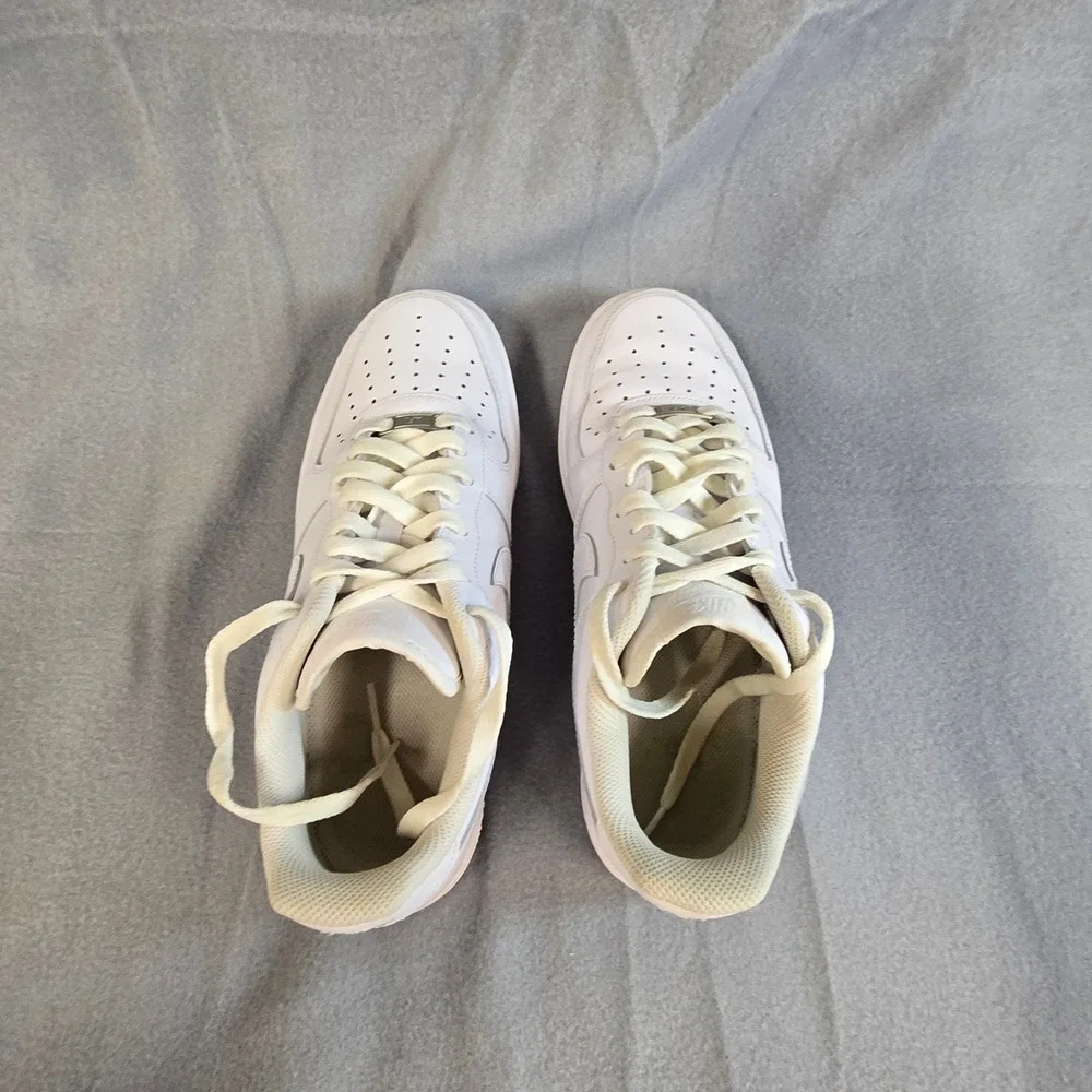 Nike Air Force‎ 1 07 Low Triple White Mens Size 10 Sneakers